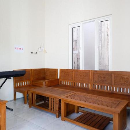 Отель Reddoorz @ Jalan Raya Kaliwungu Selatan Kendal Экстерьер фото
