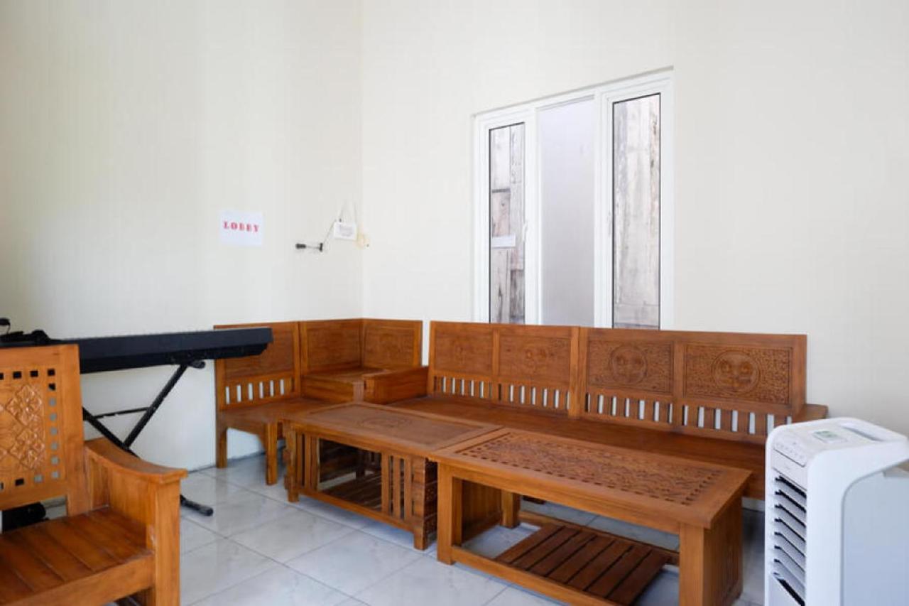 Отель Reddoorz @ Jalan Raya Kaliwungu Selatan Kendal Экстерьер фото