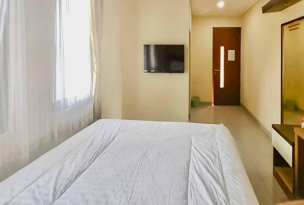 Отель Reddoorz @ Jalan Raya Kaliwungu Selatan Kendal Экстерьер фото