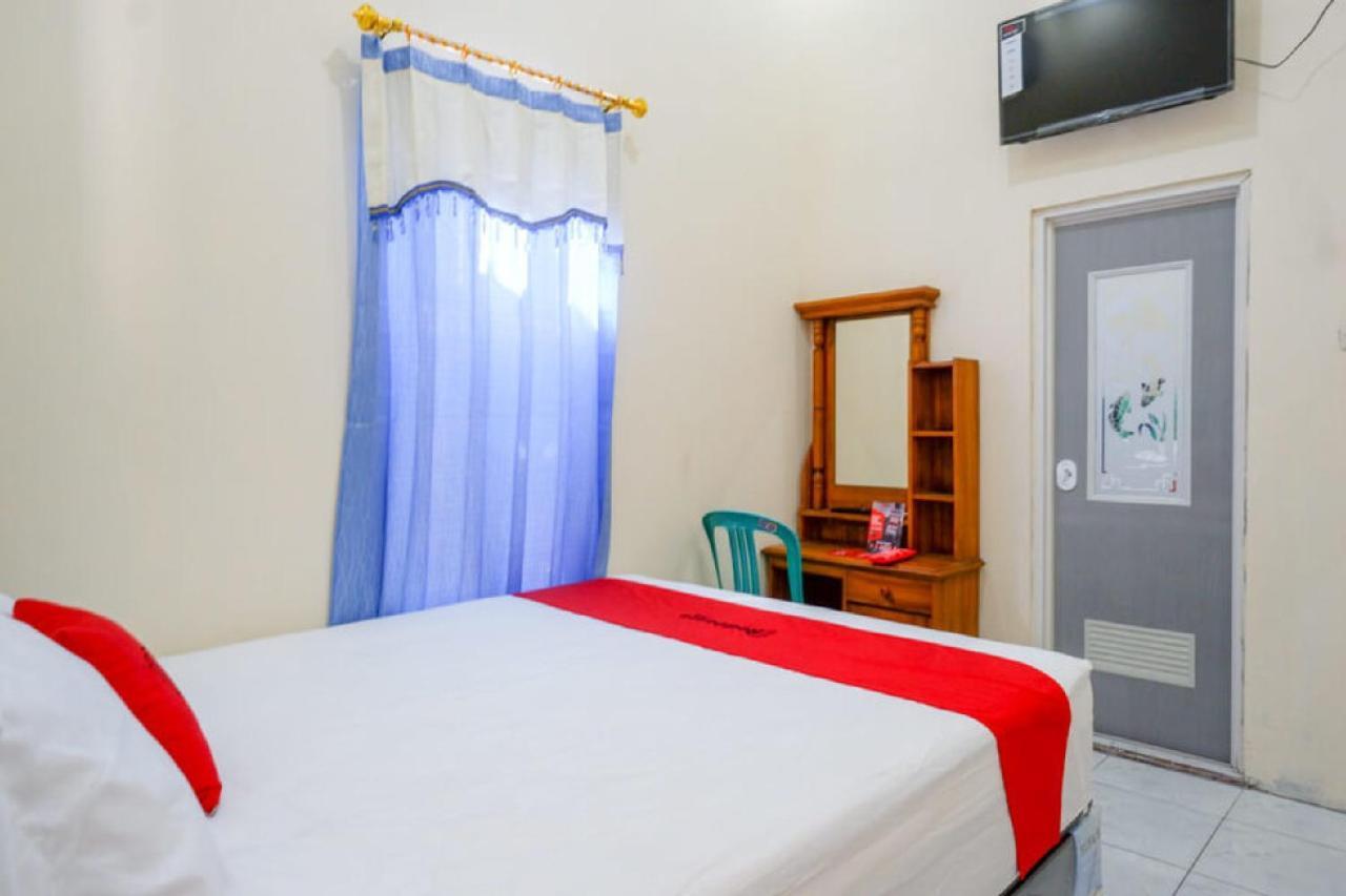 Отель Reddoorz @ Jalan Raya Kaliwungu Selatan Kendal Экстерьер фото